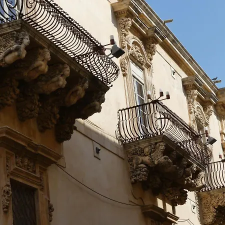 Ad Un Passo Dal Barocco Apartment
